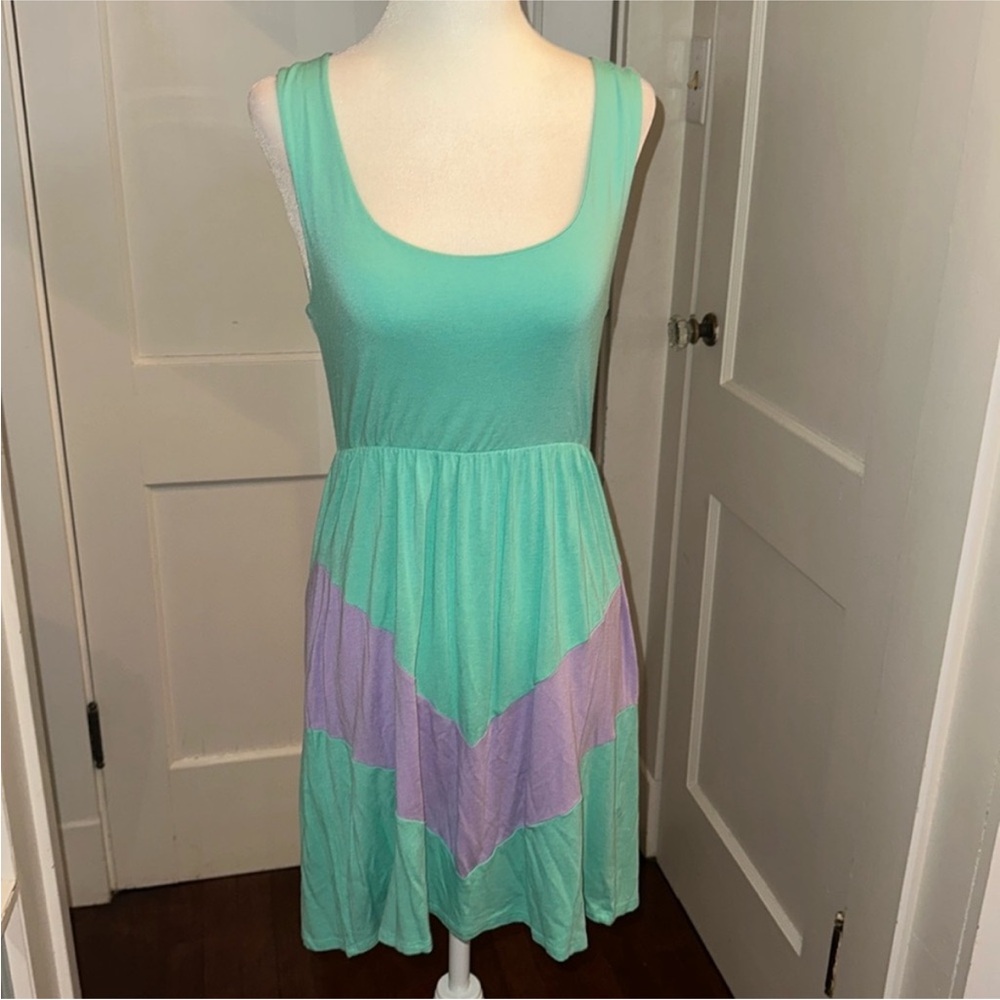 ⭐️ 5/$10 Women's Chevron Pattern Sleeveless Sun Dress Size Small